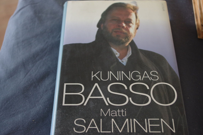 Petri Tuomi-Nikula: Kuningasbasso Matti Salminen (1994)