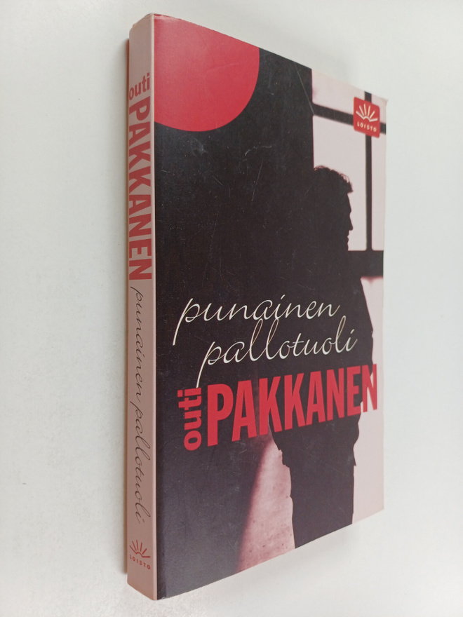 Outi Pakkanen : Punainen pallotuoli