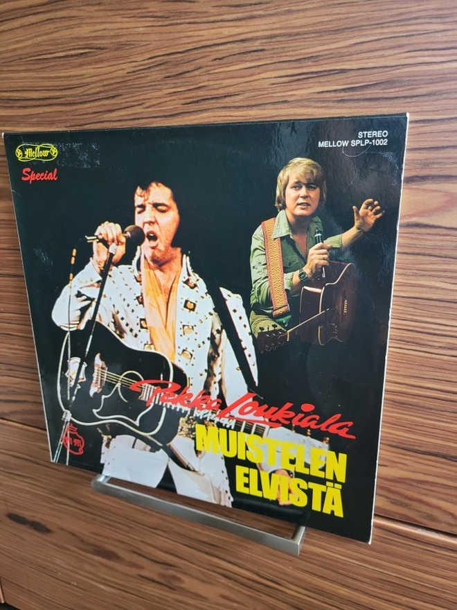 Pekka Loukiala - Muistelen Elvistä