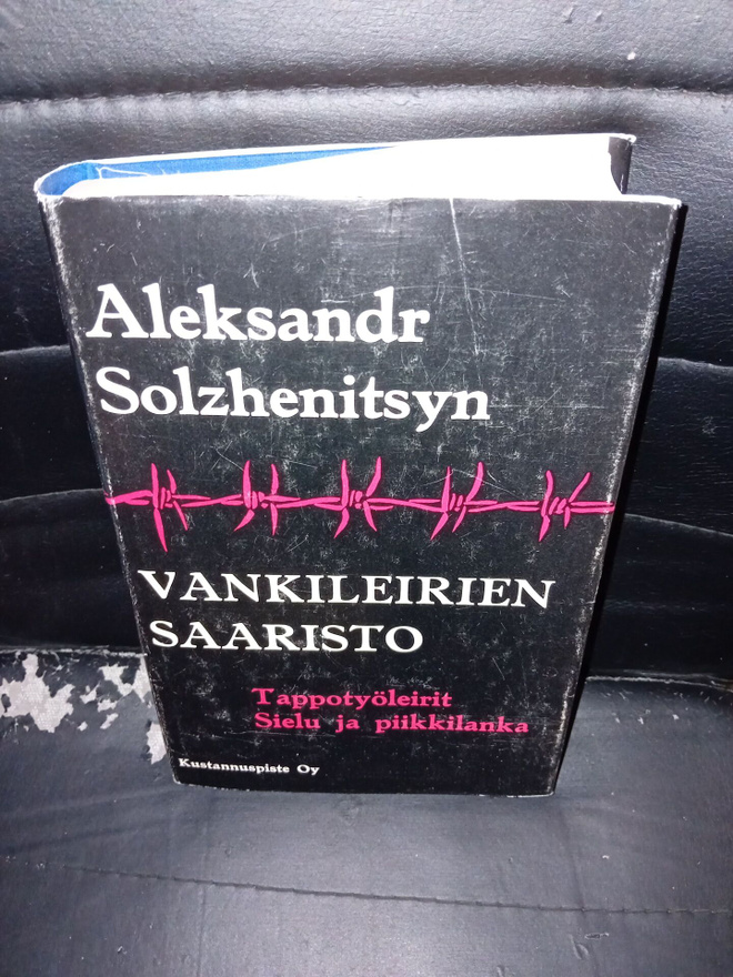 Solzhenitsyn : Vankileirien saaristo III-IV ( SIS POSTIKULU