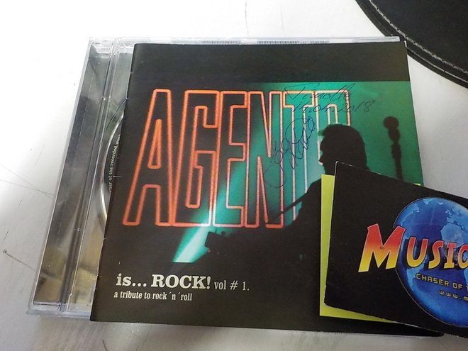 AGENTS - IS... ROCK! VOL # 1 CD KÄÄRIÄISEN NIMMARILLA