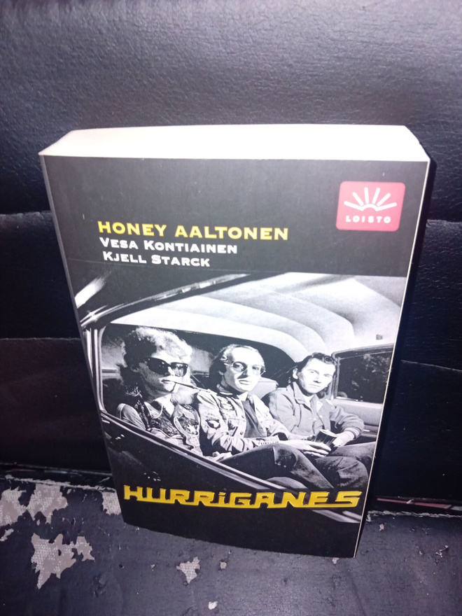 HONEY Aaltonen :  HURRIGANES ( SIS POSTIKULU )