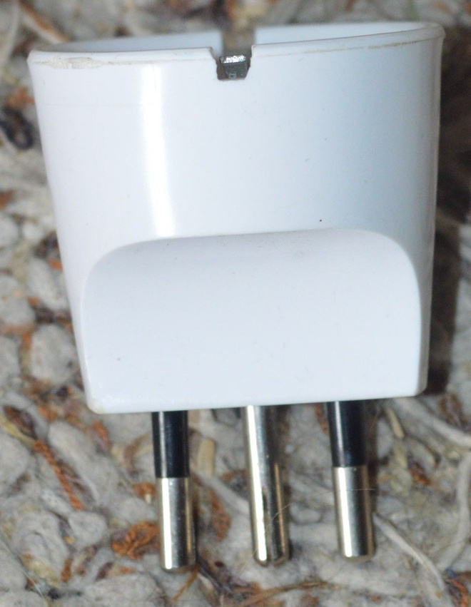 Schuko–Italian Type L -adapteri (16 A)