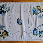 Kirjailtu, vanha orvokkiliina 45 x 63cm - pikkukuva 1