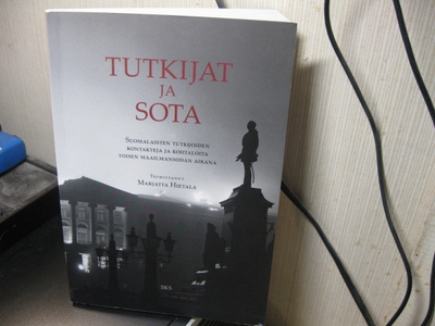 Marjatta Hietala (toim.): Tutkijat ja sota
