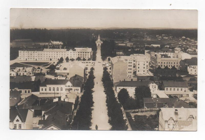 Lahti: Näkymä kirkolle kaupungintalolta