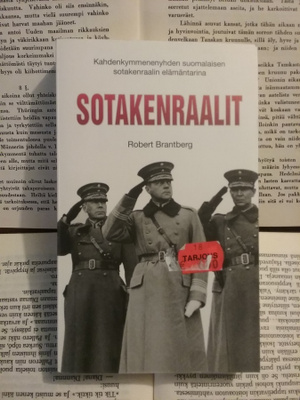 Robert Brantberg - Sotakenraalit (pokkari)