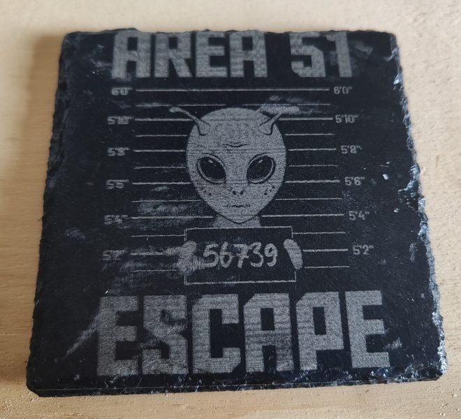 Mukinlalunen Aliens Area 51 Escape Luonnonkivi