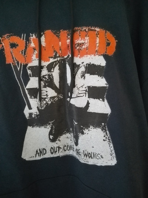 Rancid Huppari XL And Out come the wolves