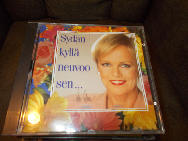 CD KATRI HELENA ** SYDÄN KYLLÄ NEUVOO SEN **