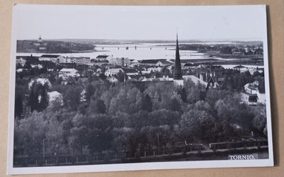Tornio, näkymä yli kaupungin, taustalla silta, vkpk, ei p.