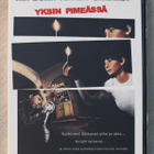 Yksin pimeässä (1967) Audrey Hepburn & Alan Arkin - pikkukuva 1