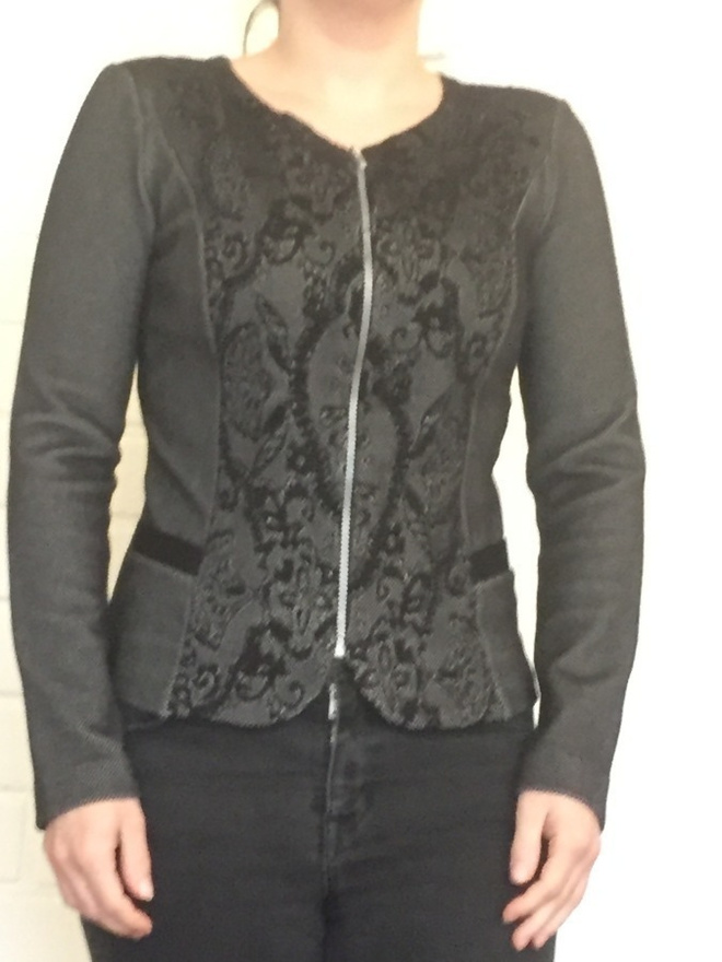 Natali Silhouette tummanharmaa kuviollinen neuletakki S