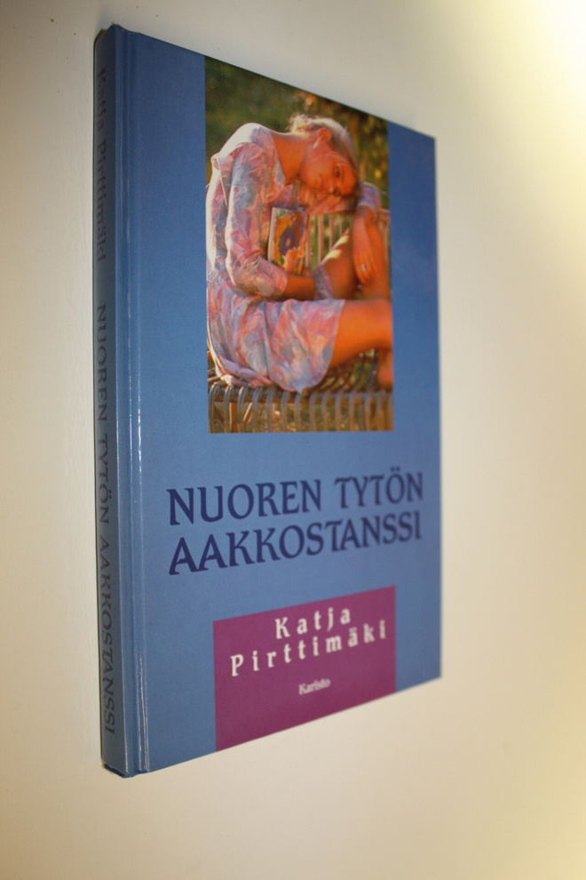 Katja Pirttimäki : Nuoren tytön aakkostanssi