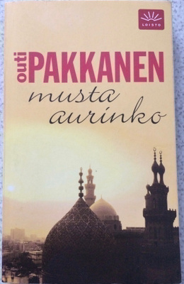 OUTI PAKKANEN: MUSTA AURINKO