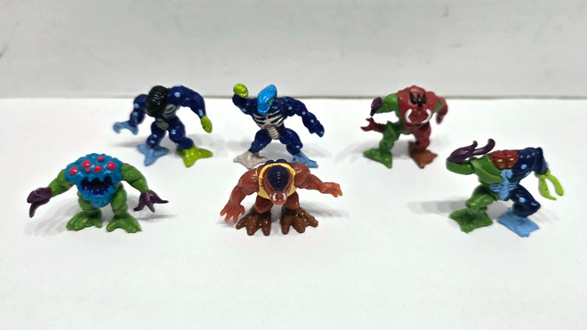 6kpl Fistful of Aliens figuureita (1997, Takara)