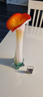 Todella upea Maljakko,korkeus 31 cm.
