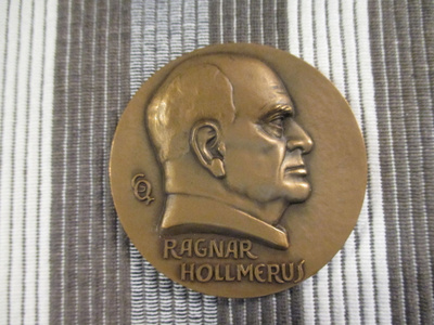 Ragnar Hollmerus 70 V  mitali /Gerda Qvist 1956.