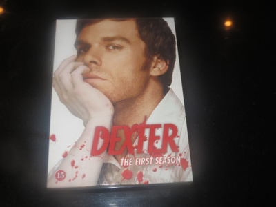 Dexter kausi 1