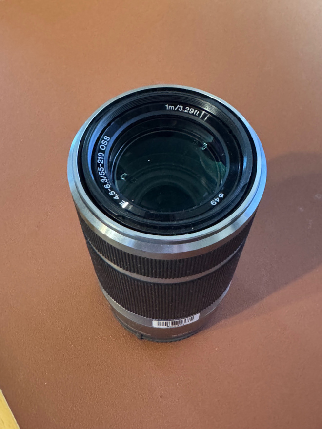 Sony E 55-210mm f/4.5-6.3 -teleobjektiivi