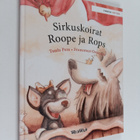 Tuula Pere : Sirkuskoirat Roope ja Rops - pikkukuva 1