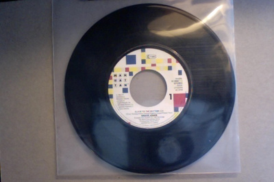 GRACE JONES :: SLAVE TO THE RHYTHM :: VINYYLI 7" 1985