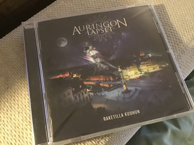 Auringon Lapset . Raketilla kuuhun muoveissa CD