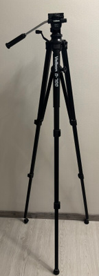 Velbon D-700 videokamerajalusta videopäällä