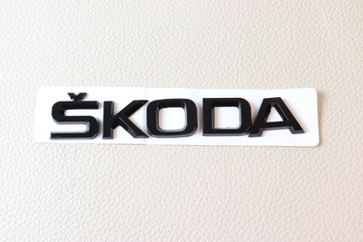 Skoda Tekstimerkki "SKODA" ; Kiiltävä musta 143m