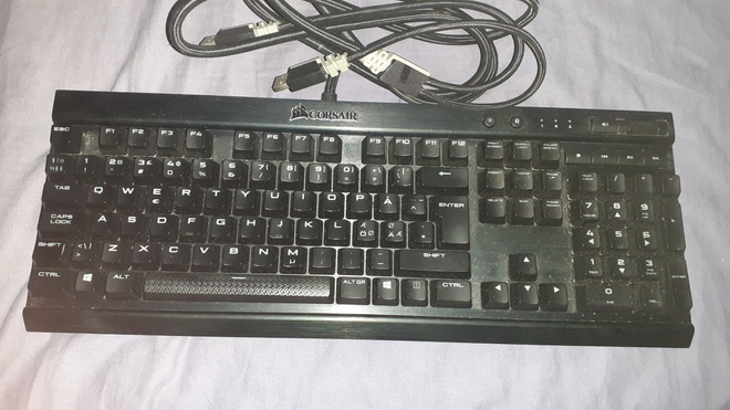 Corsair Gaming K70 LUX RGB näppäimmistö