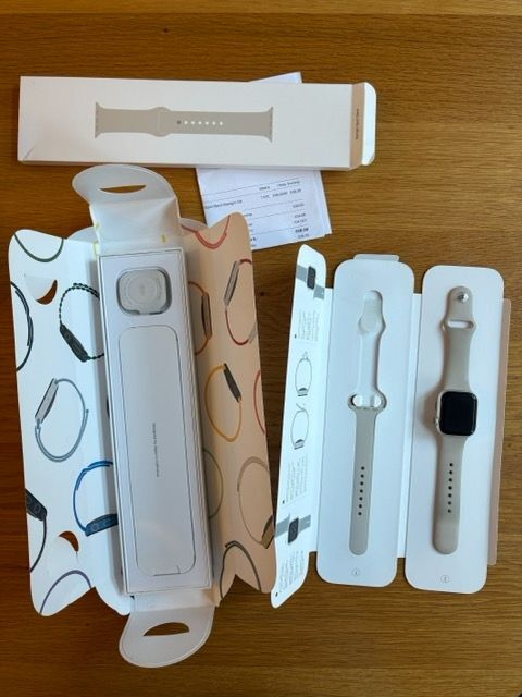 Apple Watch Series 7 älykello 41 mm alumiini starlight silik