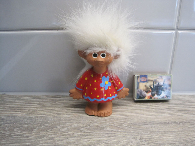 KERAAMINEN TYTTÖ, HAND MADE A.AHONEN FINLAND