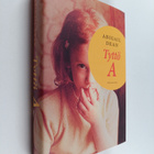 Abigail Dean : Tyttö A - pikkukuva 1