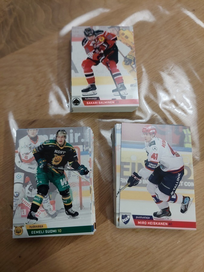 203 kpl 2018-19 Cardset -korttia