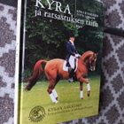 Kyrklund: Kyra ja ratsastuksen taito - pikkukuva 1