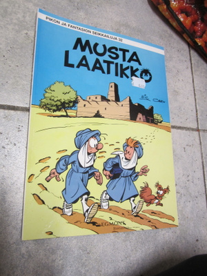PIKON JA FANTSION SEIKKAILUJA 32 - MUSTA LAATIKKO