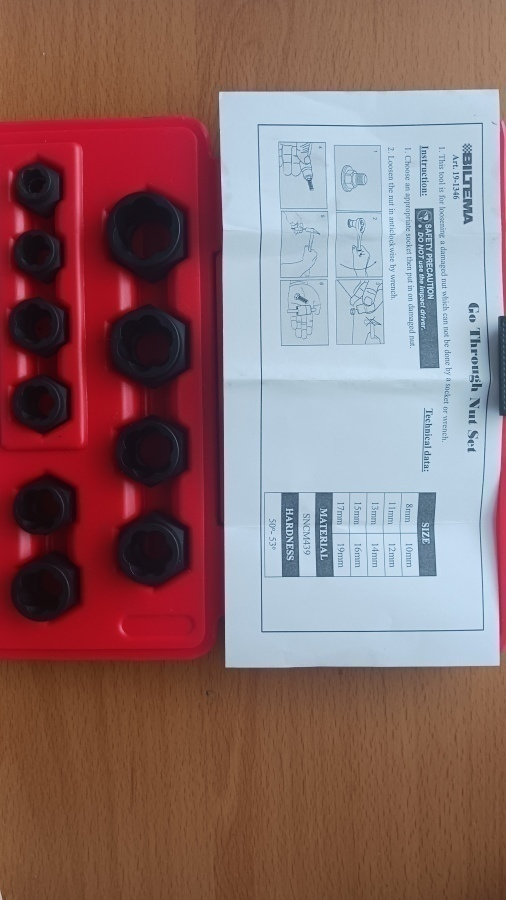 mutterin avaussarja screw extractor set uusi käyttämätön