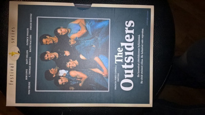 The Outsiders - kolmen jengi