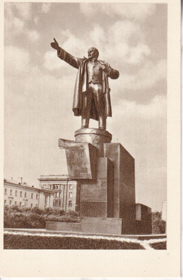 Leningrad. Monument Lenin fron Finland Railway Station