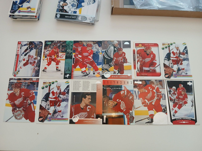 Steve Yzerman x 12kpl / Detroit Red Wings