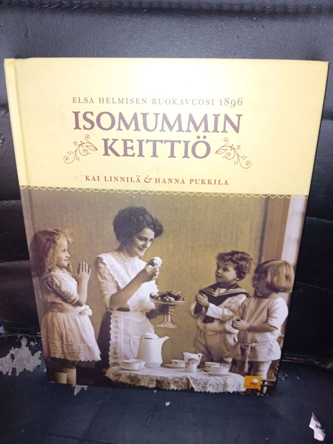 Linnilå - Pukkila : Isomummin keittiö ( SIS POSTIKULU )