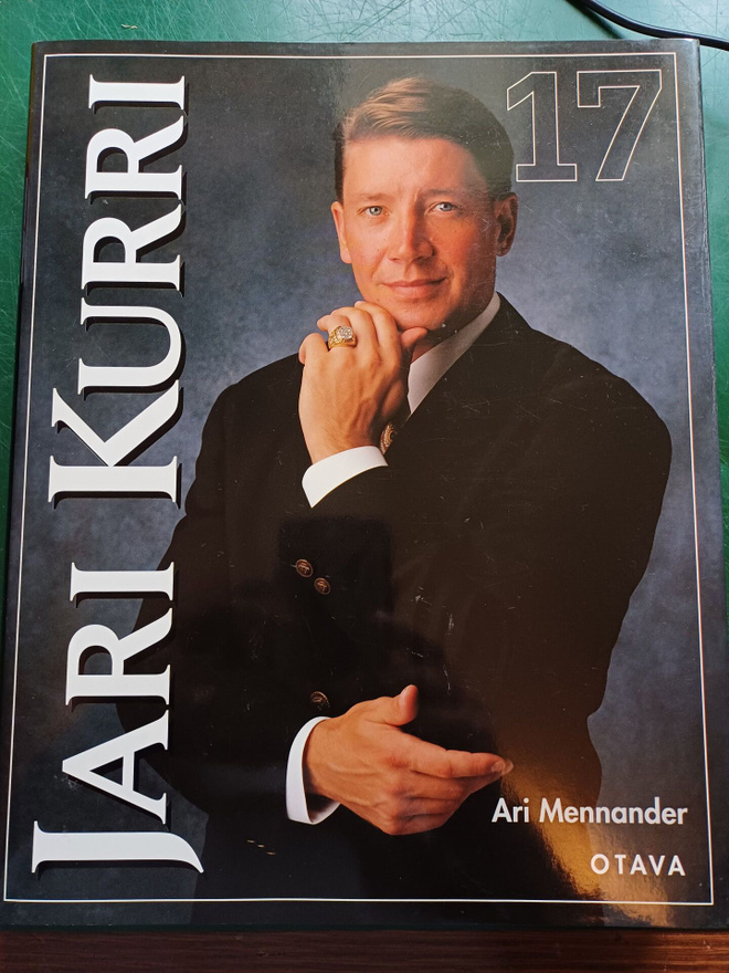 Ari Mennander : Jari Kurri