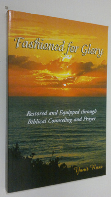 Yanit Ross : Fashioned for Glory