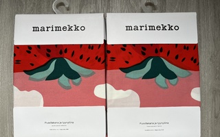 MARIMEKKO MANSIKKAVUORET PUSSILAKANASETTI 2 KPL *UUSIA*
