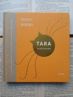 Juuli Niemi - Tara: runotarina (sid.)