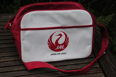 Retro lentolaukku Japan Air Lines, siisti.