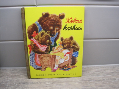 TAMMEN KULTAISET KIRJAT, KOLME KARHUA no 44