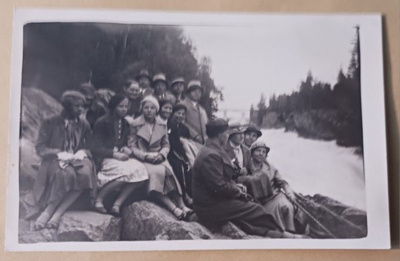 Imatra, retkeläiset rannalla 6.7.1939, vkpk, ei p.