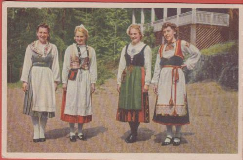 Suomi-Finland Naisilla kansallipuvut