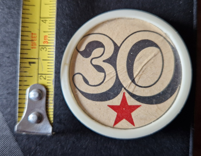 Vintage rintamerkki 30? 1970-luvulta